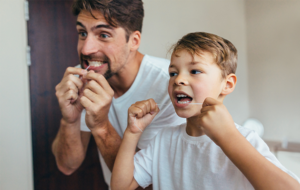 I bambini devono usare il filo interdentale?