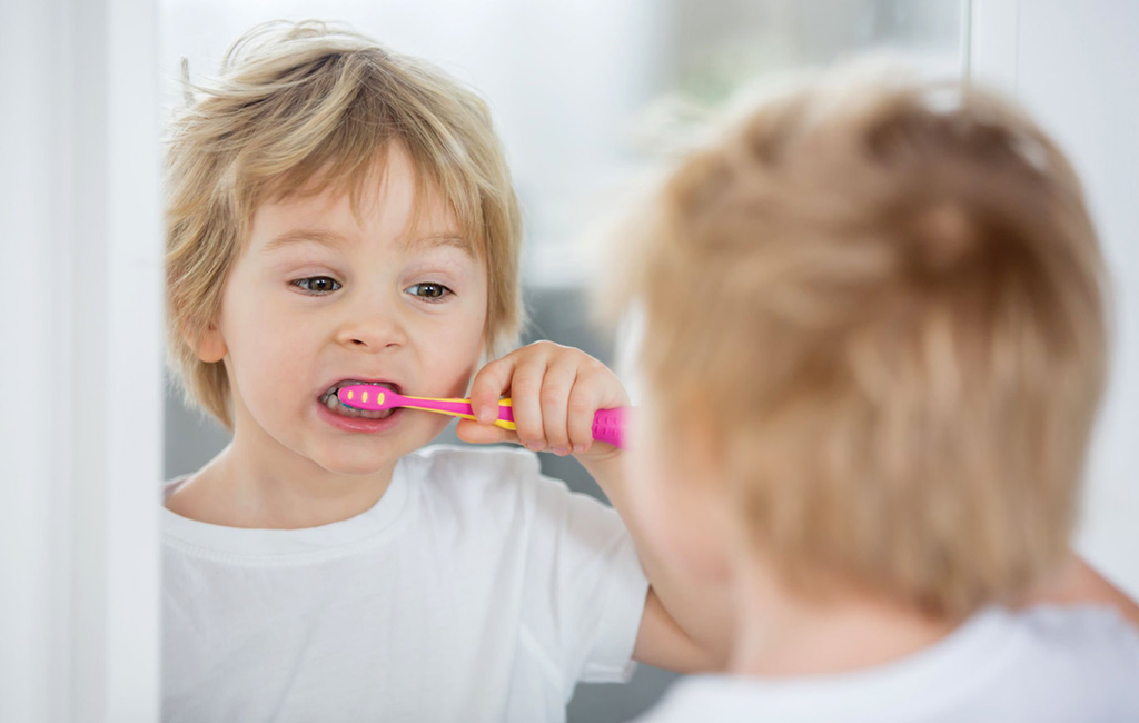 L’igiene orale nei bambini con i denti da latte: 4 cose da sapere